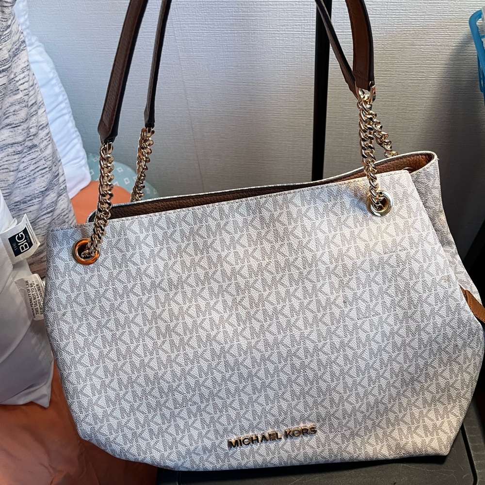 Woman’s purse